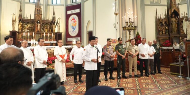 Sapa Umat Kristiani di Gereja, Menag: Natal Menambah Rasa Sayang dan Cinta Damai