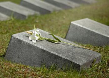 Jenazah Ibu dan Anak yang Diduga Bunuh Diri di Ciputat Dimakamkan Bersama