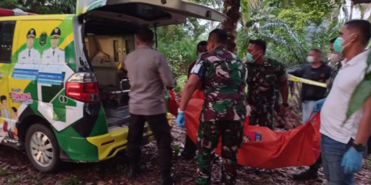 pria dalam sumur tua
