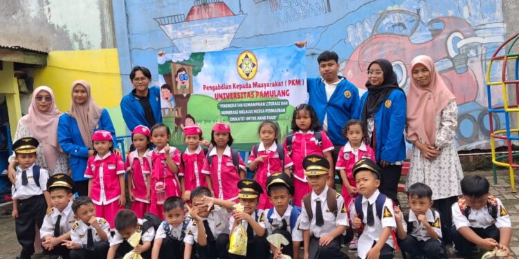 Peningkatan Kemampuan Literasi dan Numerasi melalui Media Permainan Edukatif untuk Anak PAUD