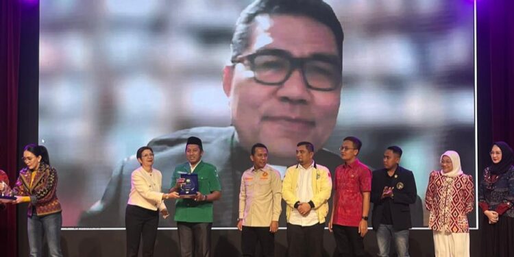 Berperan Aktif Wujudkan Deklarasi Jakarta-Vatikan, Ketum GP Ansor Raih Penghargaan