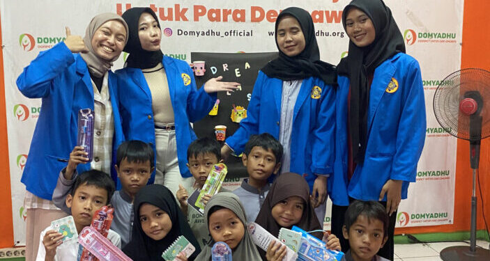 PMKM Unpam: Kegiatan Kreatif dan Inspiratif di Asrama Yatim dan Dhuafa