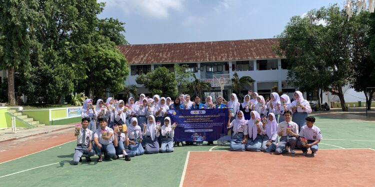 PKM Mahasiswa Unpam: Peningkatan Literasi Keuangan Dini pada Siswa SMA
