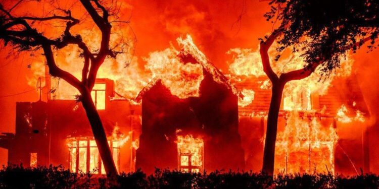 Kebakaran Dahsyat di Los Angeles Menghanguskan Rumah Sejumlah Artis Amerika Ini, Siapa Saja?