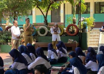 Deden Deni Tinjau Langsung Pelaksanaan Program MBG di Tingkat SMP Tangsel