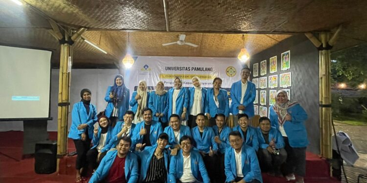 PKM Unpam: Penerapan Teknologi Digital dalam Pengelolaan Pemasaran Produk UMKM di Gerai Lengkong