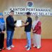 Kantah Tangsel Serahkan 351 Sertipikat PTSL Kepada Warga