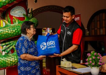 Semangat Berbagi di Tahun Baru Imlek 2025, BRI Peduli Salurkan Bantuan Sembako Bagi Warga di Tangerang dan Singkawang