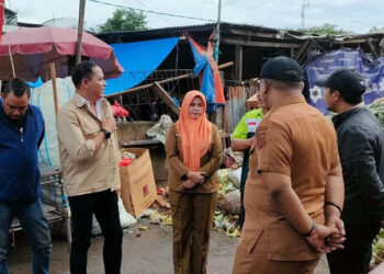 Tanggapi Keluhan Warga, Anggota DPRD Tangsel Tinjau TPS3R di Pasar Ciputat