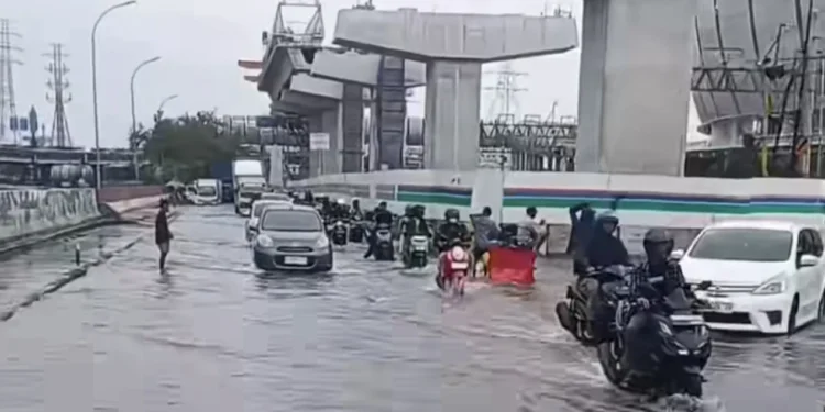 Diguyur Hujan Deras, Berikut Daftar 18 Titik Banjir di Jakarta Utara