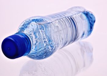 Hati-Hati Minum Air Mineral dari Botol Plastik, Sejumlah Partikel Berbahaya Mengintai