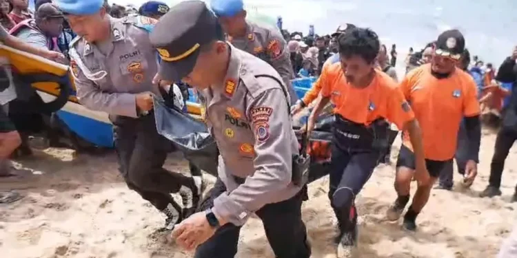 Terseret Ombak Saat Liburan di Pantai Drini Gunungkidul, Tiga Siswa SMP Meninggal Dunia