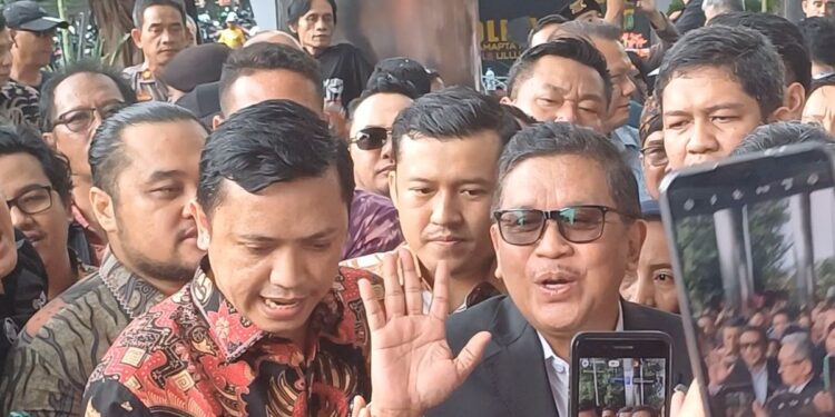 Kelar Diperiksa KPK Hari Ini, Hasto Belum Pakai Rompi Oranye