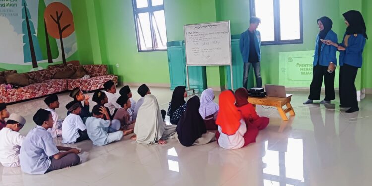 PMKM Unpam: Menabung Sejak Dini untuk Membangun Kesadaran Mengelola Keuangan Anak