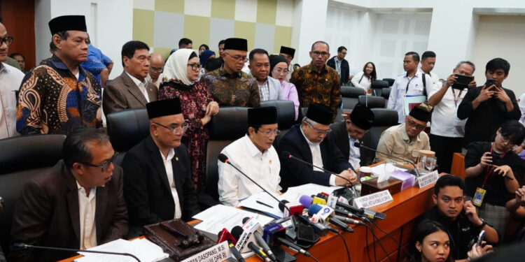 Kemenag dan Komisi VIII Sepakati Biaya Haji 2025 Turun, Jamaah Bayar Rp55,43 Juta