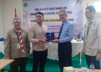 Dukung Program SMA-SMK Gratis, Komisi V DPRD Banten Kunjungi Labschool Tangsel