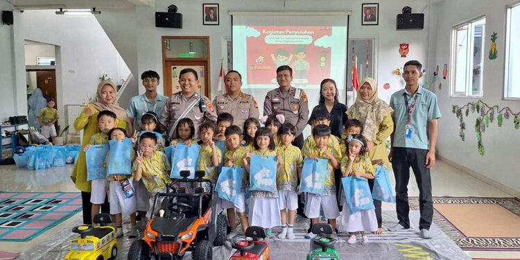 Gelar Polsanak di TK Islam Amalina, Polres Tangsel Edukasi Soal Rambu Lalin