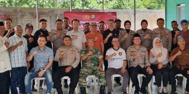 Gelar Jumat Curhat, Kapolsek Ciputat Timur: Polri Hadir Sebagai Representasi Negara