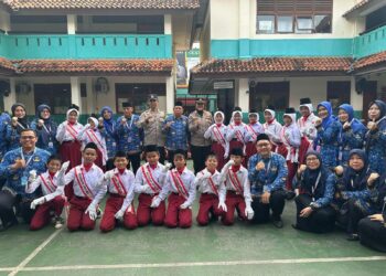 Tingkatkan Kedisiplinan, Polsek Ciputat Timur Gelar Police Go to School di SDN 01 Jombang