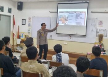 Kapolsek Ciputat Timur Kenalkan Profesi Polisi kepada Siswa SMP Pembangunan Jaya