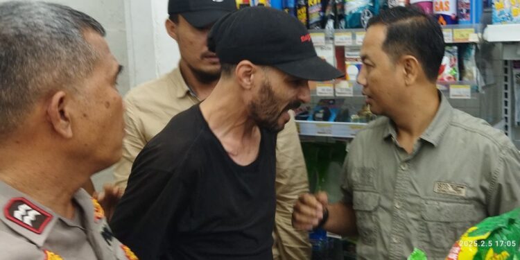 Meresahkan, WNA Aljazair Ini Mencuri Kopi dan Tunjukkan Kemaluan ke Pegawai Minimarket