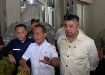 Dengar Ada Warga Meninggal Dunia Saat Antre Gas 3 Kg, Bahlil Minta Maaf