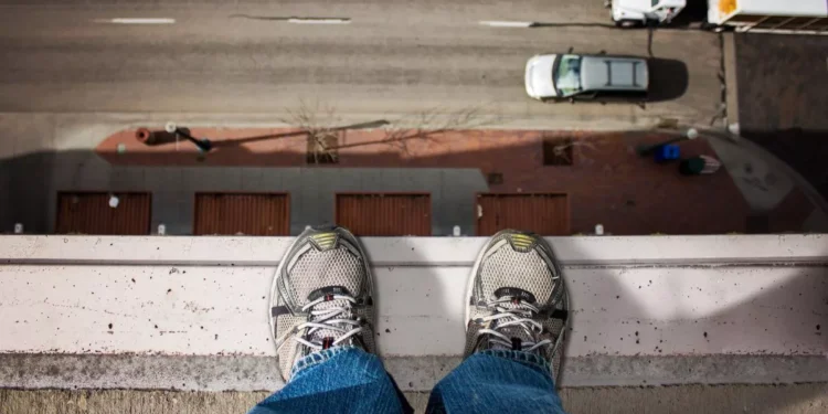 Pengantin Baru Tewas Setelah Loncat dari Lantai 18 Apartemen Bintaro Icon, Diduga Terjerat Pinjol