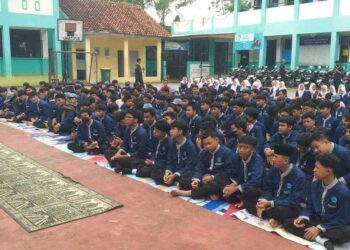 Sosialisasi Program CETAR, Sat Binmas Polres Tangsel Ajak Siswa SMK-TI PGRI 11 Serpong Lebih Disiplin