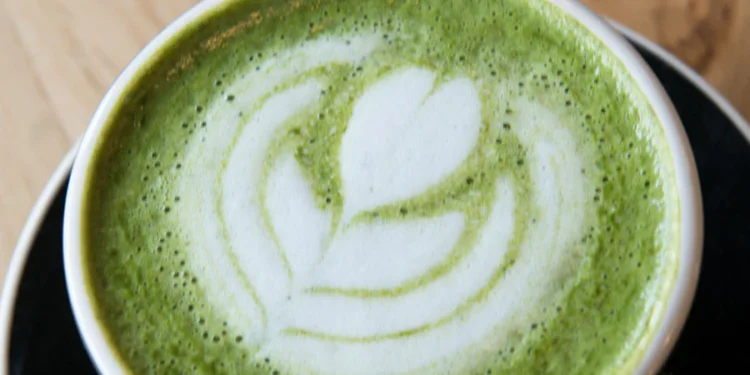 Nggak Perlu ke Cafe, Begini Cara Bikin Matcha Latte Sendiri di Rumah