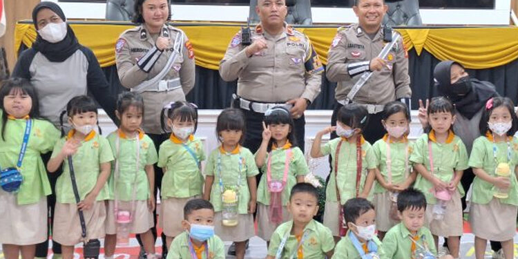 Satlantas Polres Tangsel Gelar Edukasi Rambu Lalu Lintas untuk Anak TK Kidea