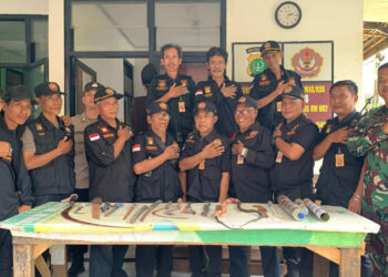 Polsek Ciputat Timur Terima Penyerahan 14 Sajam dari Pokdar Kamtibmas Ring 2.14