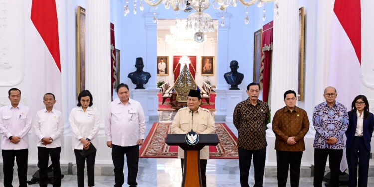 Stimulus HBKN, Prabowo Beri Diskon Tiket Pesawat-Tarif Tol Jelang Lebaran