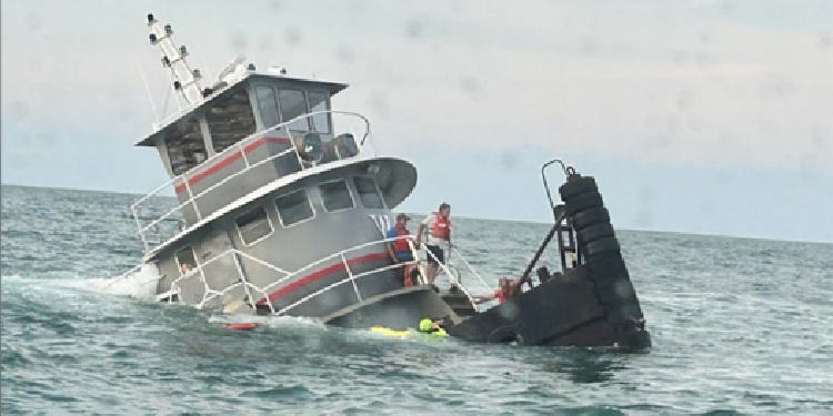 tug boat tenggelam