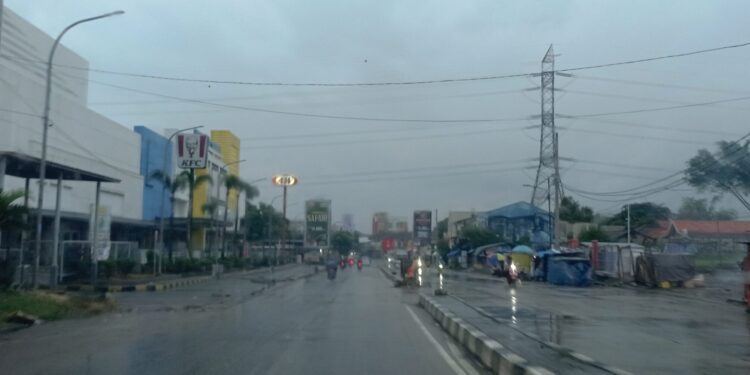 hujan di pamulang