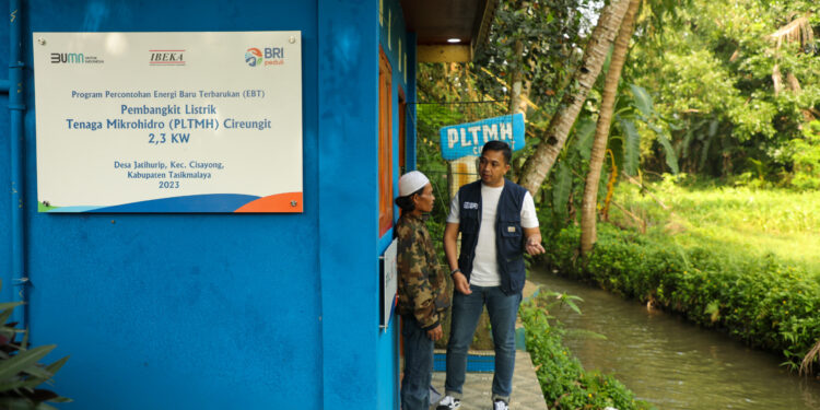 Dukung Pemberdayaan Desa Berkelanjutan, BRI Peduli Beri Bantuan Pembangkit Listrik Tenaga Mikro Hidro di Desa BRILiaN Jatihurip
