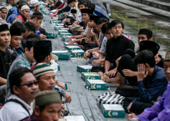 Acara Bukber di Solo Sepanjang 2,8 KM Catat Rekor MURI