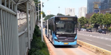 Penumpang Boleh Buka Puasa di Dalam Bus Transjakarta, Begini Aturannya