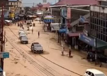 Kawasan Wisata Parapat Diterjang Banjir Bandang, Lalin Dialihkan