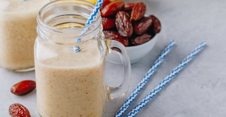 Buka Puasa Mau yang Segar dan Manis Alami? Tiga Menu Jus Campur Kurma Ini Wajib Dicoba