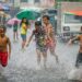 mandi air hujan