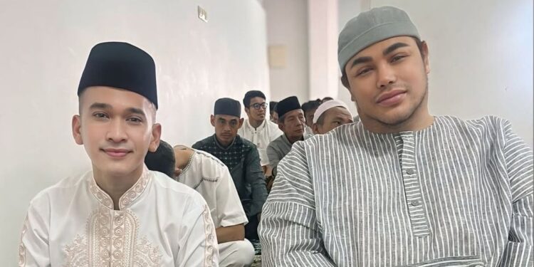 Ruben Onsu Terlihat Salat Id bersama Ivan Gunawan, Mualaf?