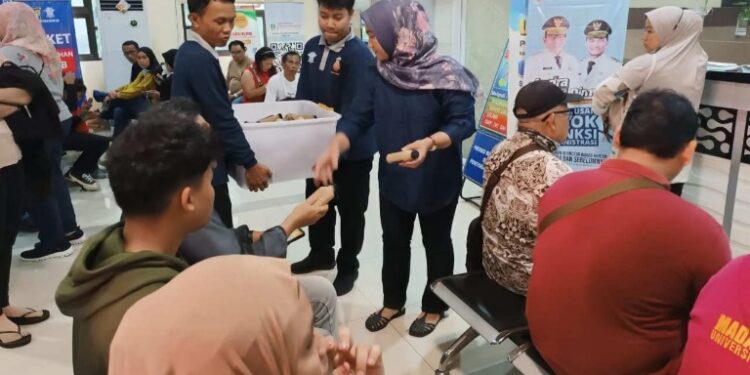 Perkuat Pelayanan, Samsat Ciputat Sediakan Minuman Gratis