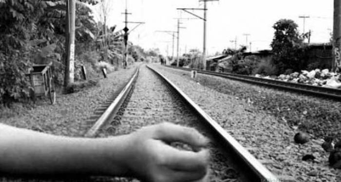 Tewas di Tempat, Seorang Wanita Tanpa Identitas Ditabrak Kereta Commuter Line