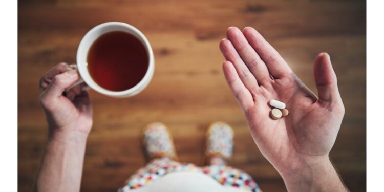 Minum Obat dengan Air Teh, Boleh Nggak sih? Ini Penjelasan Ahli