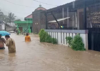 Satu Orang Tewas Terseret Arus Akibat Banjir Rendam Palabuhanratu Sukabumi