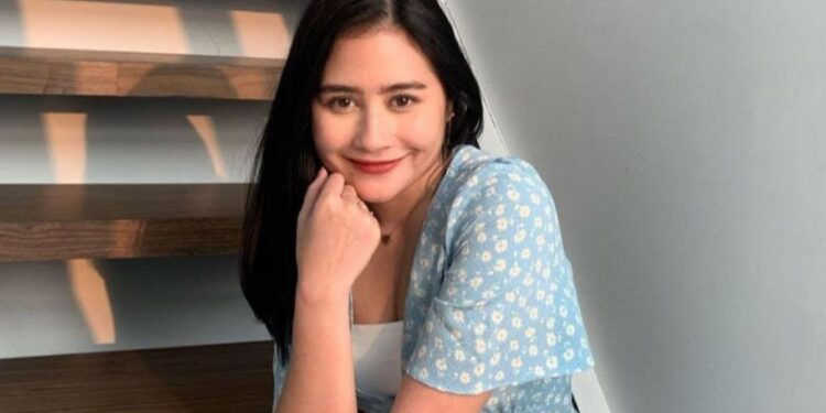 Dapat Undangan Nikah dari Mantan Kekasih, Prilly Latuconsina Pastikan Hadir