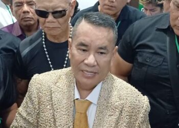 Gara-Gara Ini, Hotman Paris Pakai Alat Bantu Dengar Harga Ratusan Juta Rupiah