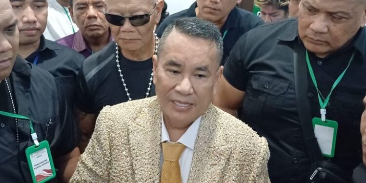Gara-Gara Ini, Hotman Paris Pakai Alat Bantu Dengar Harga Ratusan Juta Rupiah