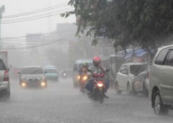 Hati-Hati Bepergian, BMKG Prediksi Hujan Lebat akan Mengguyur Sejumlah Kota Besar di Indonesia