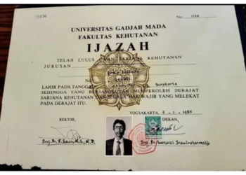 Heboh Dugaan Ijazah Palsu Jokowi, Alumni dan Aktivis Tuntut Klarifikasi UGM